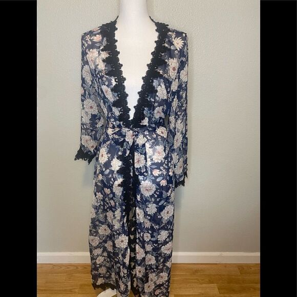 Navy Floral Chiffon Crochet Kimono Size L - Picture 1 of 6